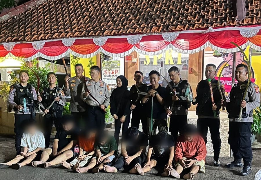 Amankan Tujuh Pelaku Tawuran Di Jakbar Polisi Sita Dua Bom Molotov