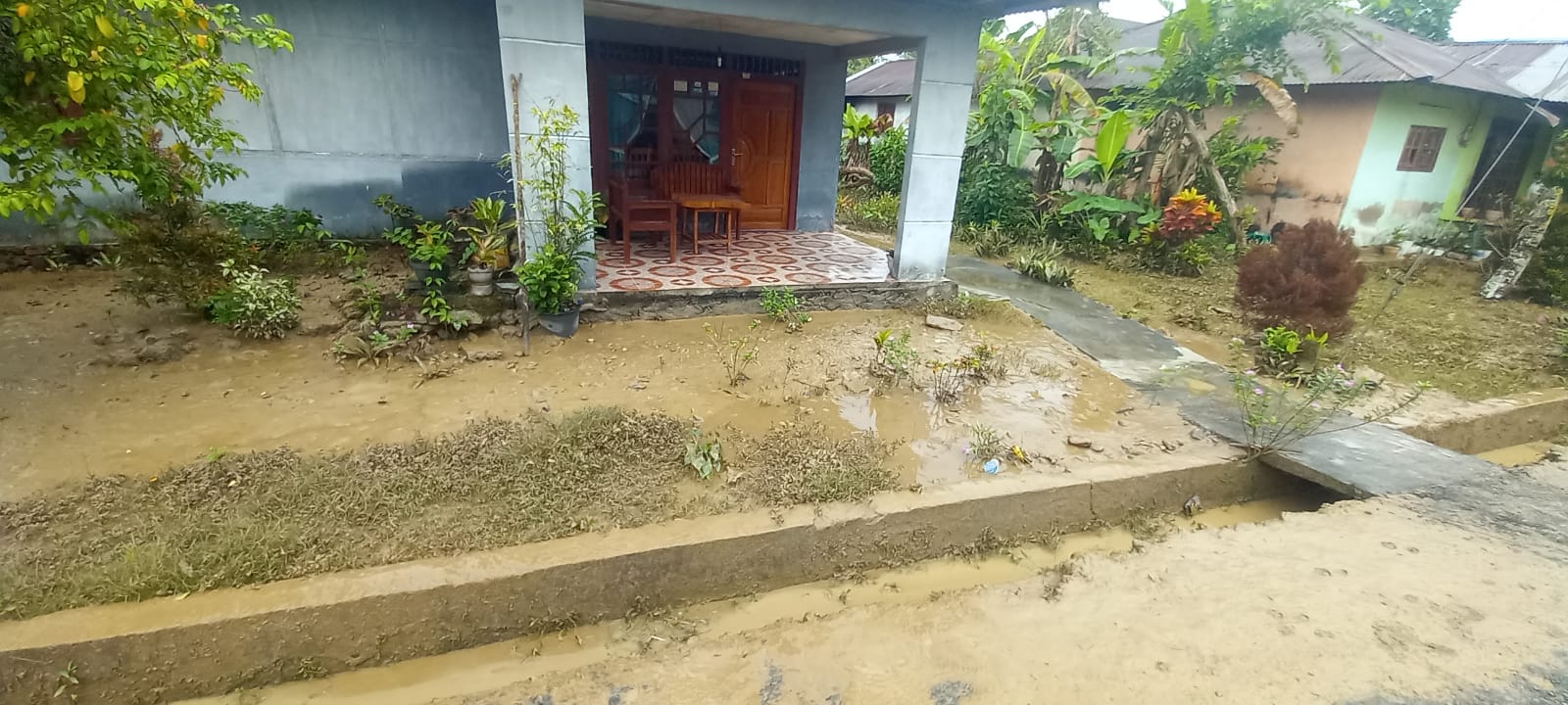 Salah satu rumah warga terdampak banjir di Seram Barat/DOK: BNPB