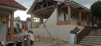 Bangunan rusak akibat gempa bumi di Kabupaten Cianjur, Jabar (SinPo.id/BNPB)