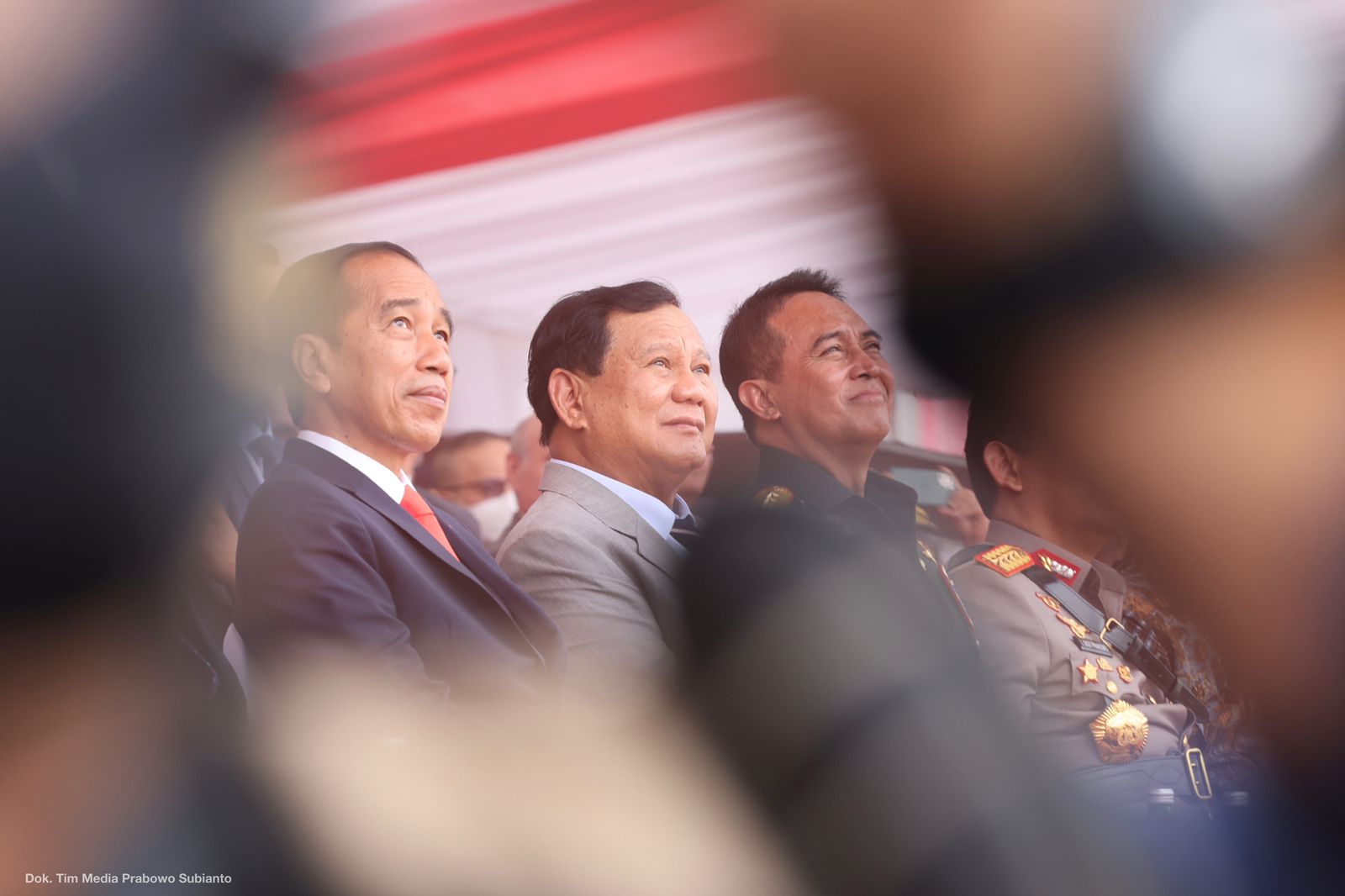 Prabowo saat mendampingi Presiden Jokowi di Pameran Indo Defense 2022 (SinPo.id/Ist)