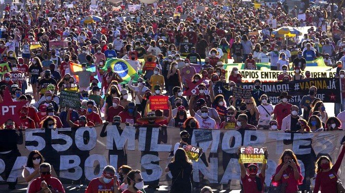 Demonstran memenuhi jalan-jalan di Brasilia, Brasil (AP Photo/Eraldo Peres)