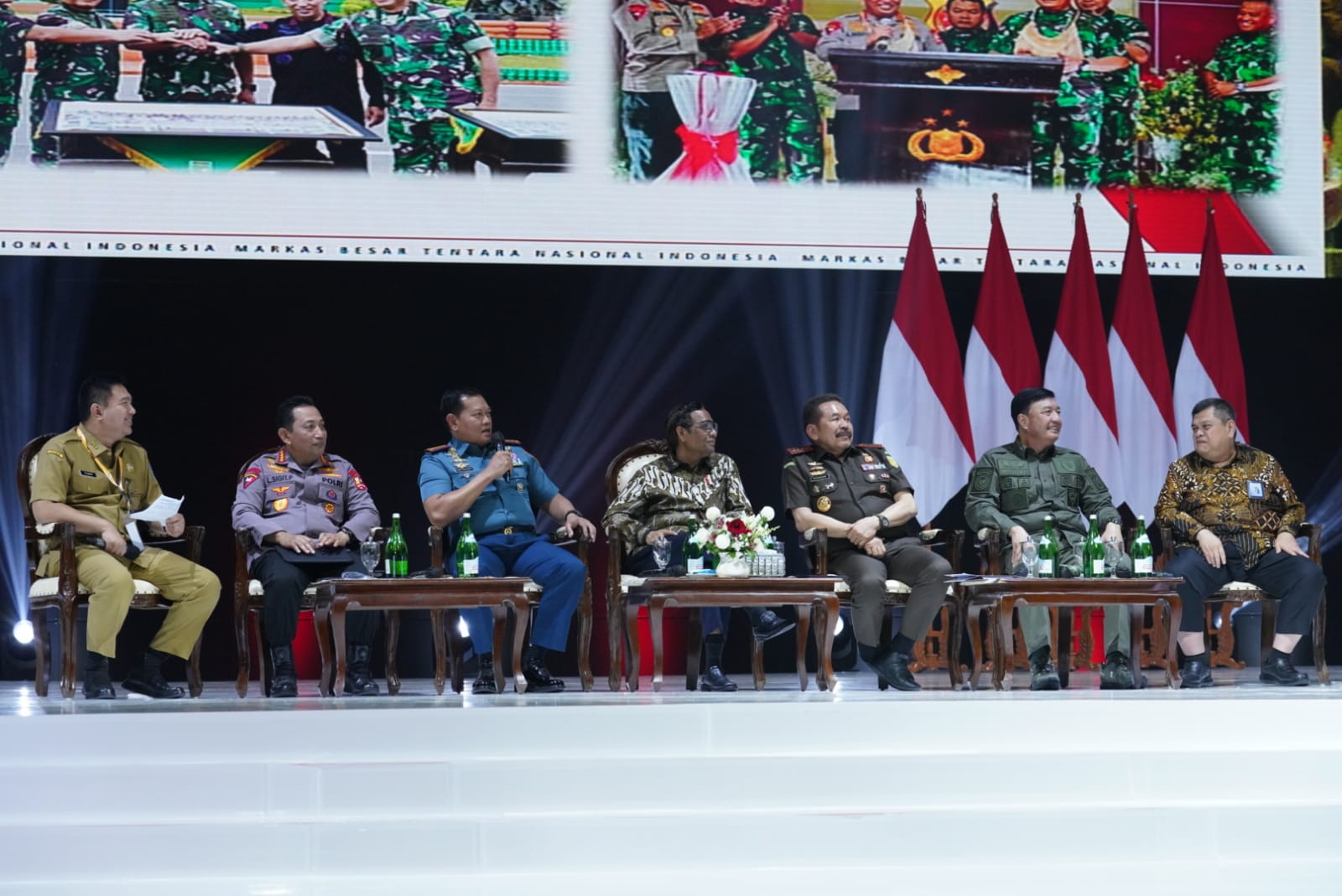 Rakornas Kepala Daerah di SICC/Puspen TNI