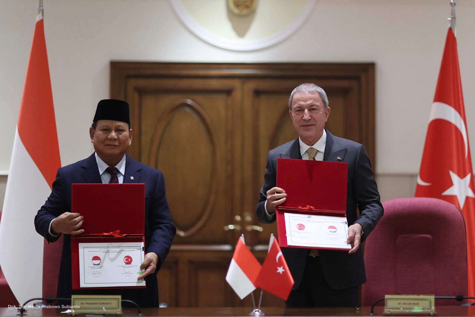 Menhan Prabowo Subianto melaksanakan pertemuan dengan Menteri Pertahanan Turki Hulusi Akar untuk menjalin kerja sama di bidang pertahanan antara Indonesia dan Turki (Foto:Tim Prabowo/SinPo.id)