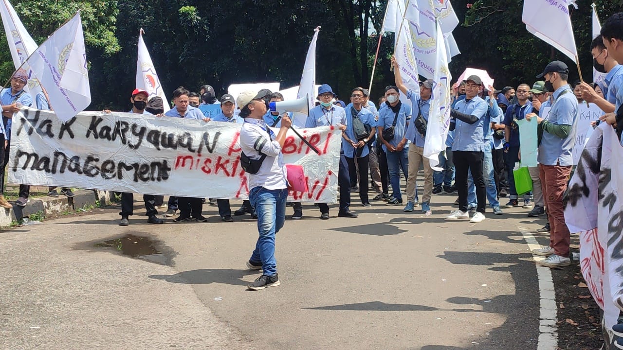Unjuk rasa eks karyawan PT Trans Retail Indonesia (Dok. FSPFN)
