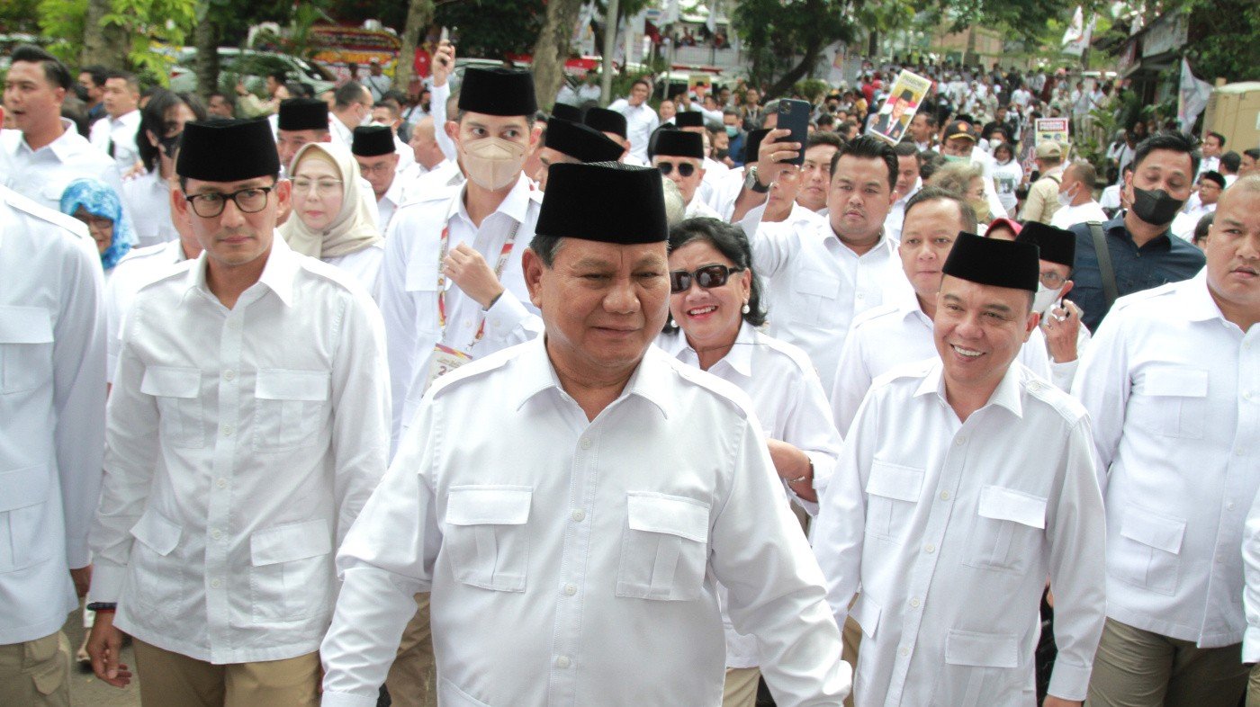 Prabowo Subianto bersama Dasco dan Sandiaga Uno di HUT Partai Gerindra/ SinPo.id/ Ashar SR