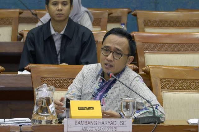 Bambang Haryadi/Parlementaria