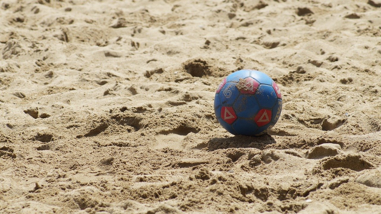 Sepak Bola Pantai (PIxabay)