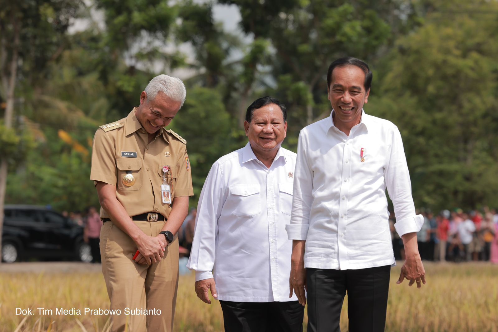Kebersamaan Prabowo, Ganjar, dan Jokowi saat panen raya di Jateng/SinPo.id/Tim Media