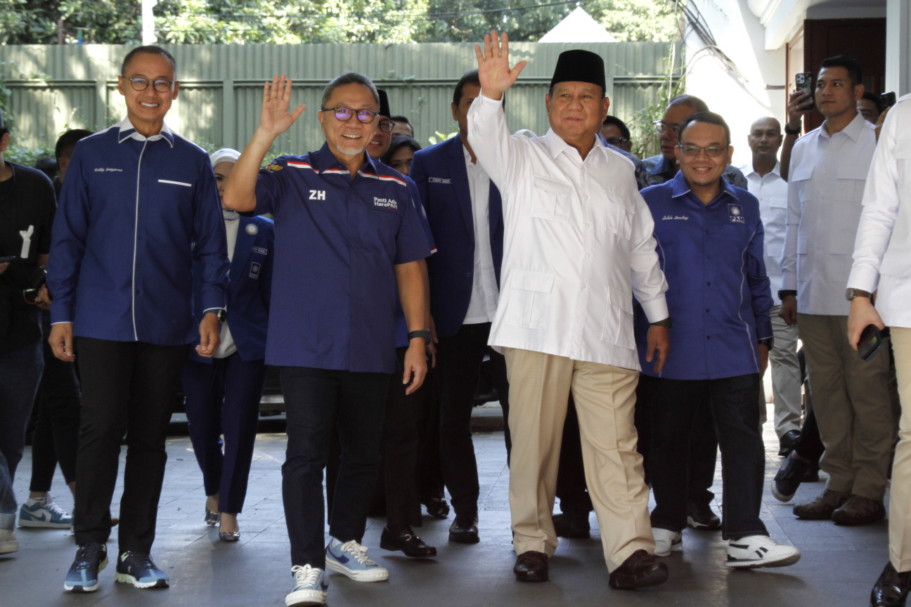 Ketua Umum Partai Gerindra Prabowo Subianto menyambut kunjungan Ketua Umum PAN Zulkifli Hasan di Kertanegara membahas koalisi jelang Pemilu 2024 (Ashar/SinPo.id)
