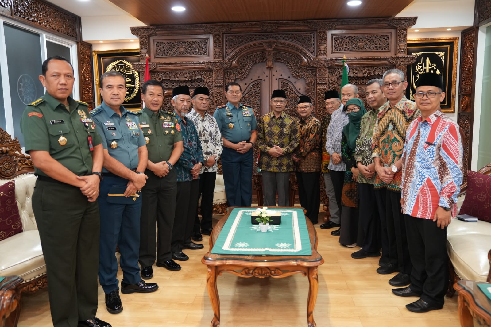 pertemuan antara Panglima TNI Laksamana TNI Yudo Margono dengan Ketua Umum Pimpinan Pusat Muhammadiyah Haedar Nashir
