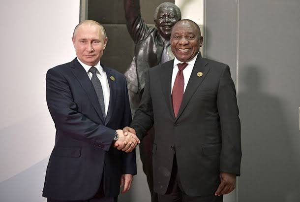 Putin bersama petinggi Afrika Selatan (Sinpo.id/Getty Images)