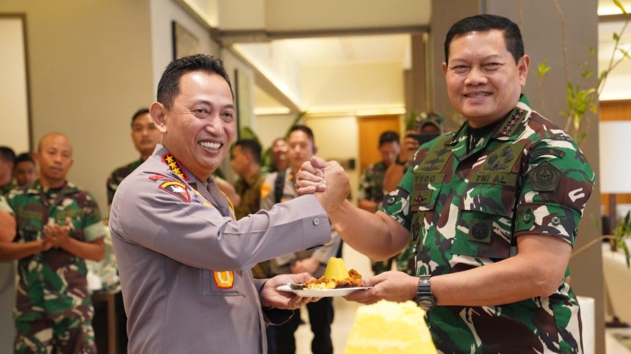Panglima TNI Laksamana Yudo Margono bersama Kapolri Jenderal Listyo Sigit Prabowo (SinPo.id/ Puspen TNI)