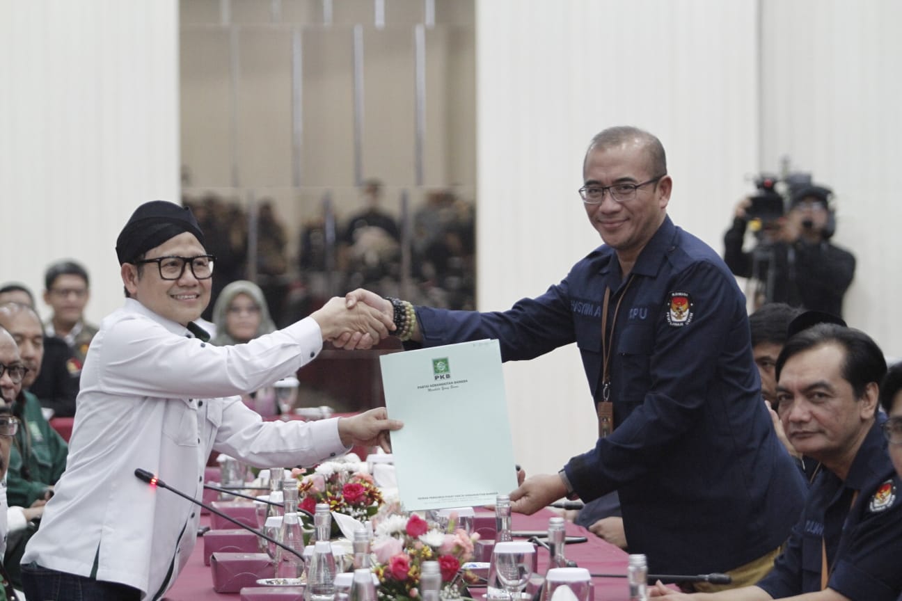 Ketua Umum PKB memimpin langkah partainya mendaftarkan sebanyak 580 bakal calon anggota legislatif (bacaleg) ke KPU. (SinPo.id/Ashar)