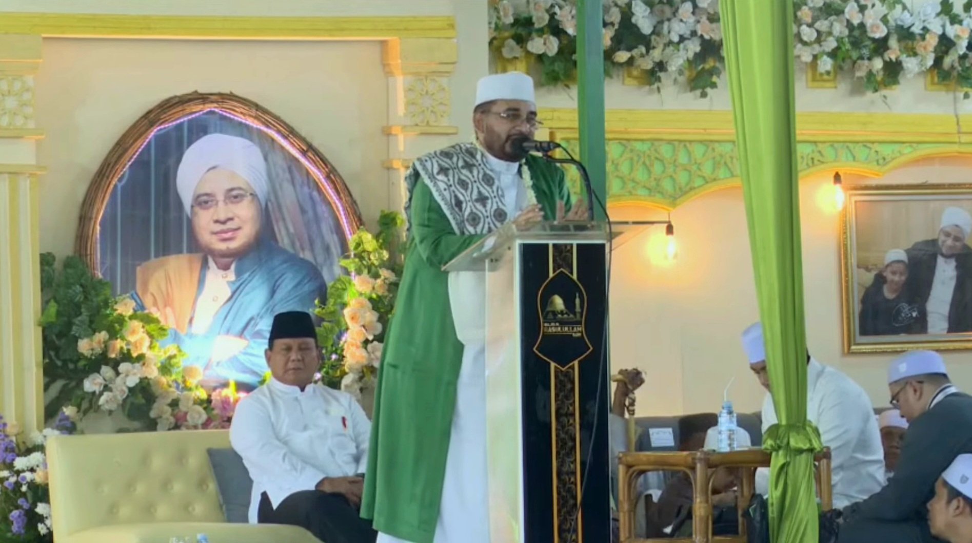 Habib Nabiel Al Musawa bersama Prabowo Subianto (SinPo.id/ Khaerul Anam)