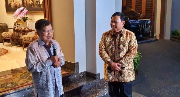 Ketua Umum Partai Gerindra Prabowo Subianto saat menemui Wapres ke-10 RI Jusuf Kalla. (SinPo.id/Istimewa)