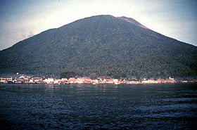 Gunung Gamalama (Wikipedia)