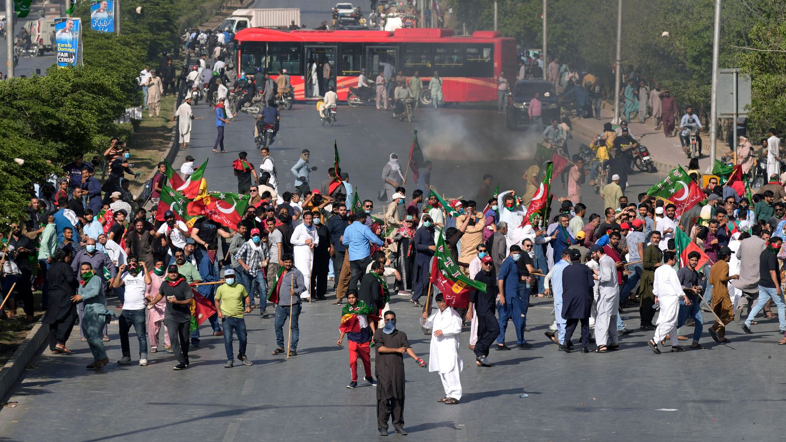 Aksi masa di pakistan (SinPo.i/AP)
