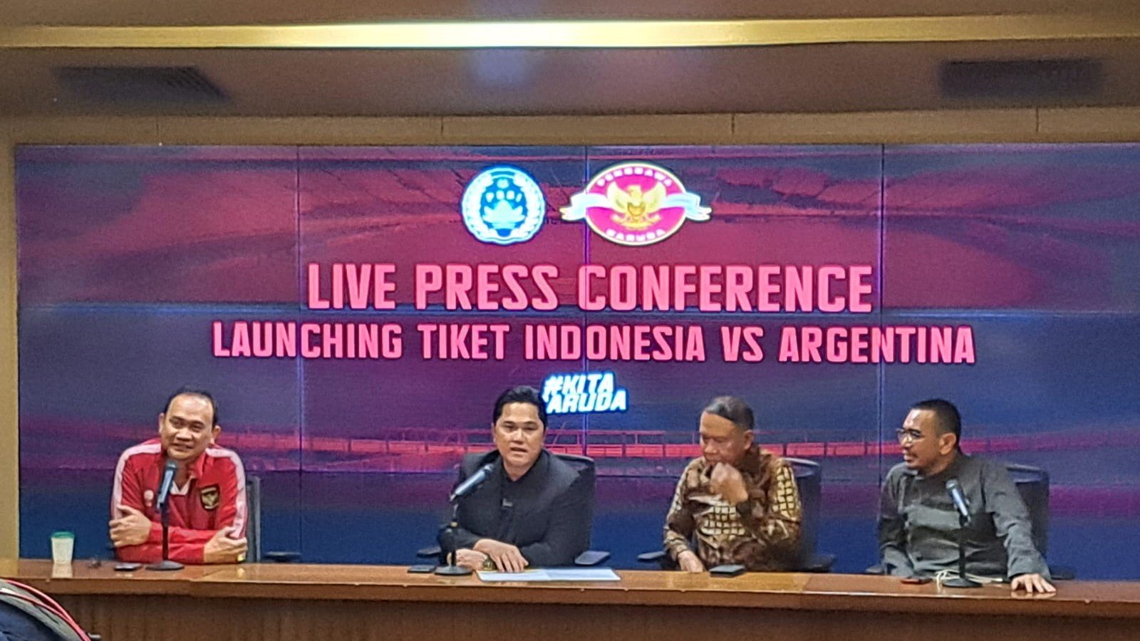 Konferensi pers penjualan tiket Indonesia vs Argentina (SinPo.id/ Khaerul Anam)