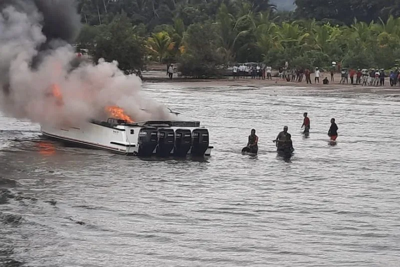 Speedboat Terbakar (Sinpo.id/Antara)