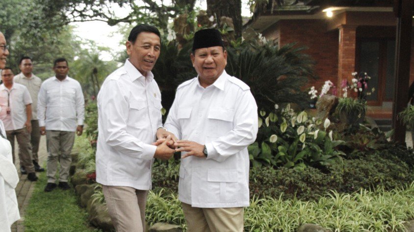 Ketua Wantimpres Wiranto saat bertandang ke kediaman Prabowo (SinPo.id/ Ashar)