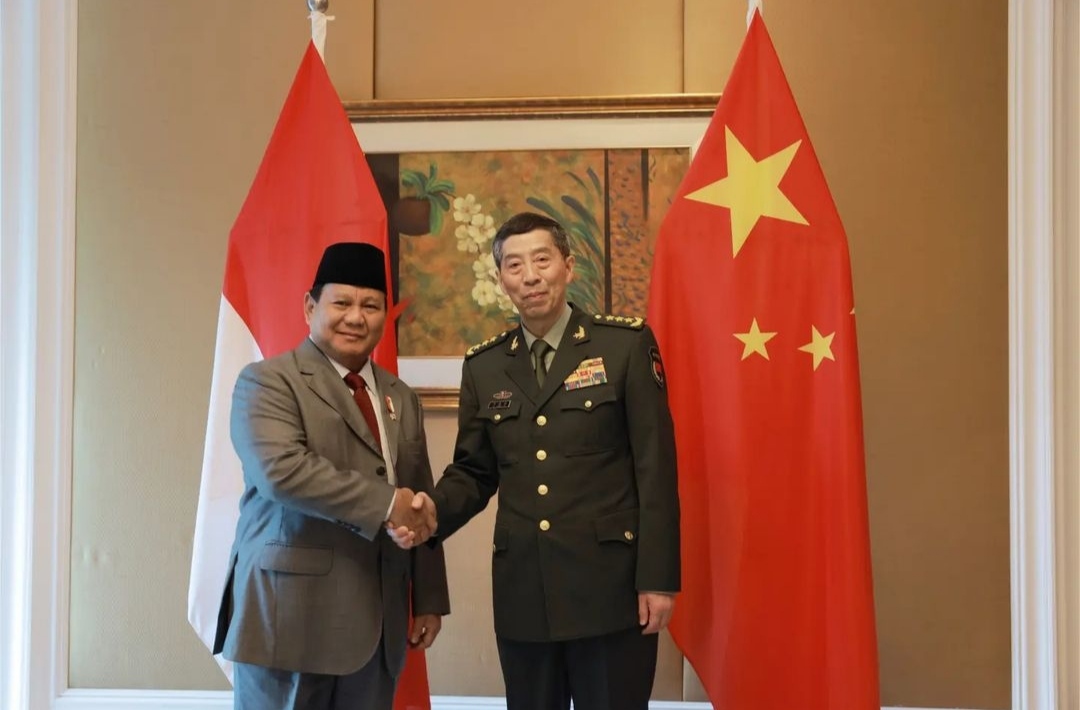 Menhan RI Prabowo Subianto bertemu dengan Menhan China Li Shangfu untuk membahas kerja sama pertahanan dan keamanan (Ashar/Foto Tim Media Prabowo/SinPo.id)