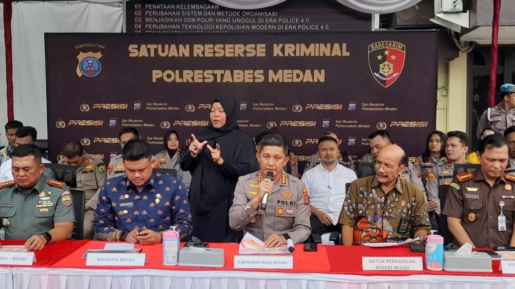 Konferensi pers kasus begal di Mapolrestabes Medan (SinPo.id/ Humas Polri)