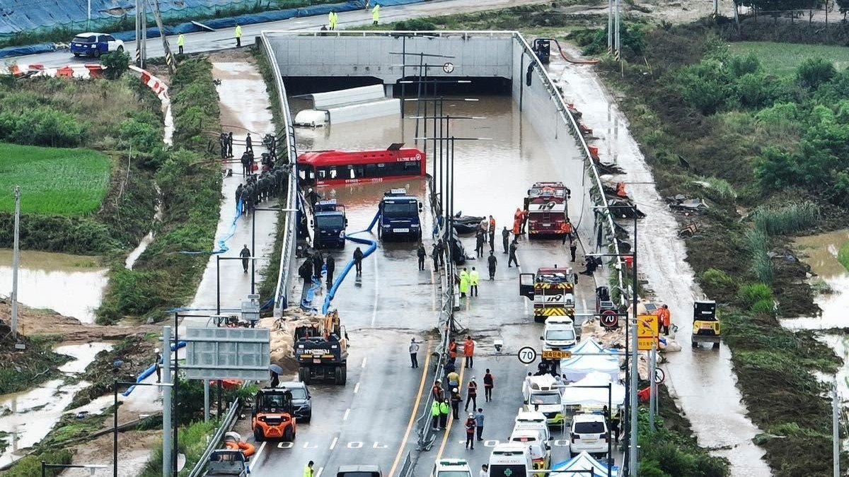 Banjir besar di Korea Selatan (SinPo.id/ Twitter)