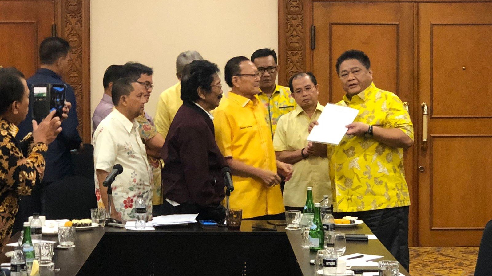 Konferensi pers Dewan Pakar Partai Golkar di Hotel Sultan (SinPo.id/ Galuh Ratnatika)