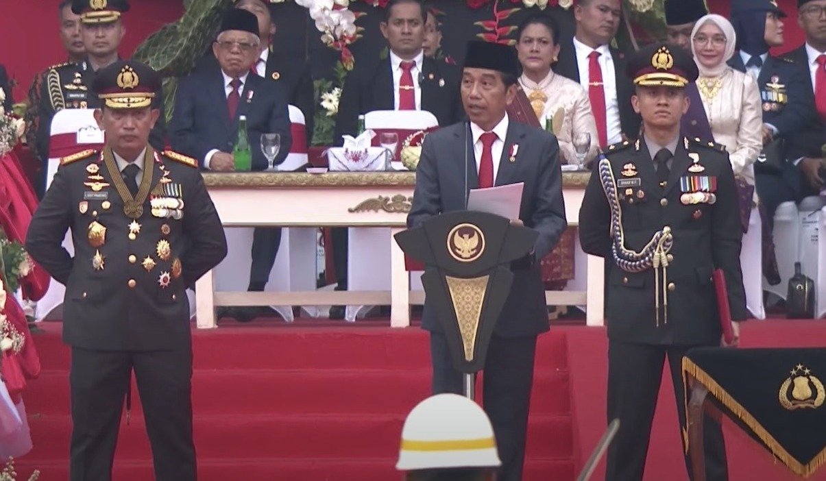 Presiden Jokowi menyampaikan ucapan selamat memperingati Hari Ulang Tahun (HUT) ke-77 Bhayangkara kepada keluarga besar Polri. (SinPo.id/BPMI Setpres)