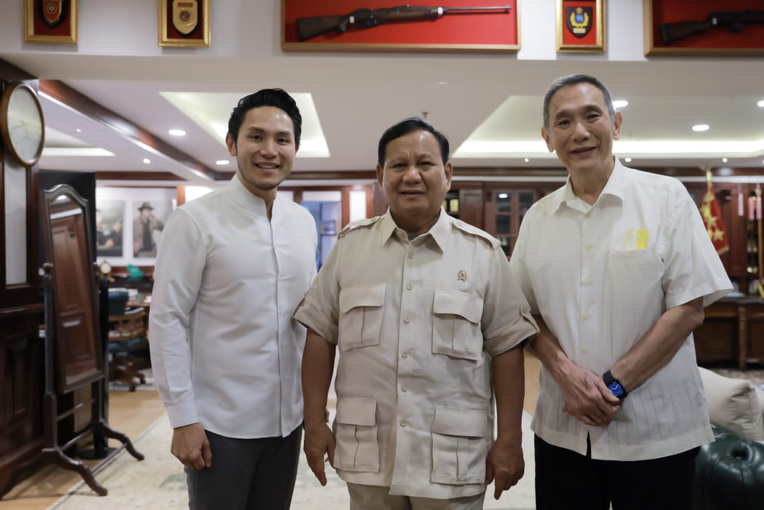 Bos PT CMNP Jusuf Hamka bertemu dengan Menhan Prabowo di Kemhan, Jakarta pada Selasa, 4 Juli 2023. (SinPo.id/Tim Media)