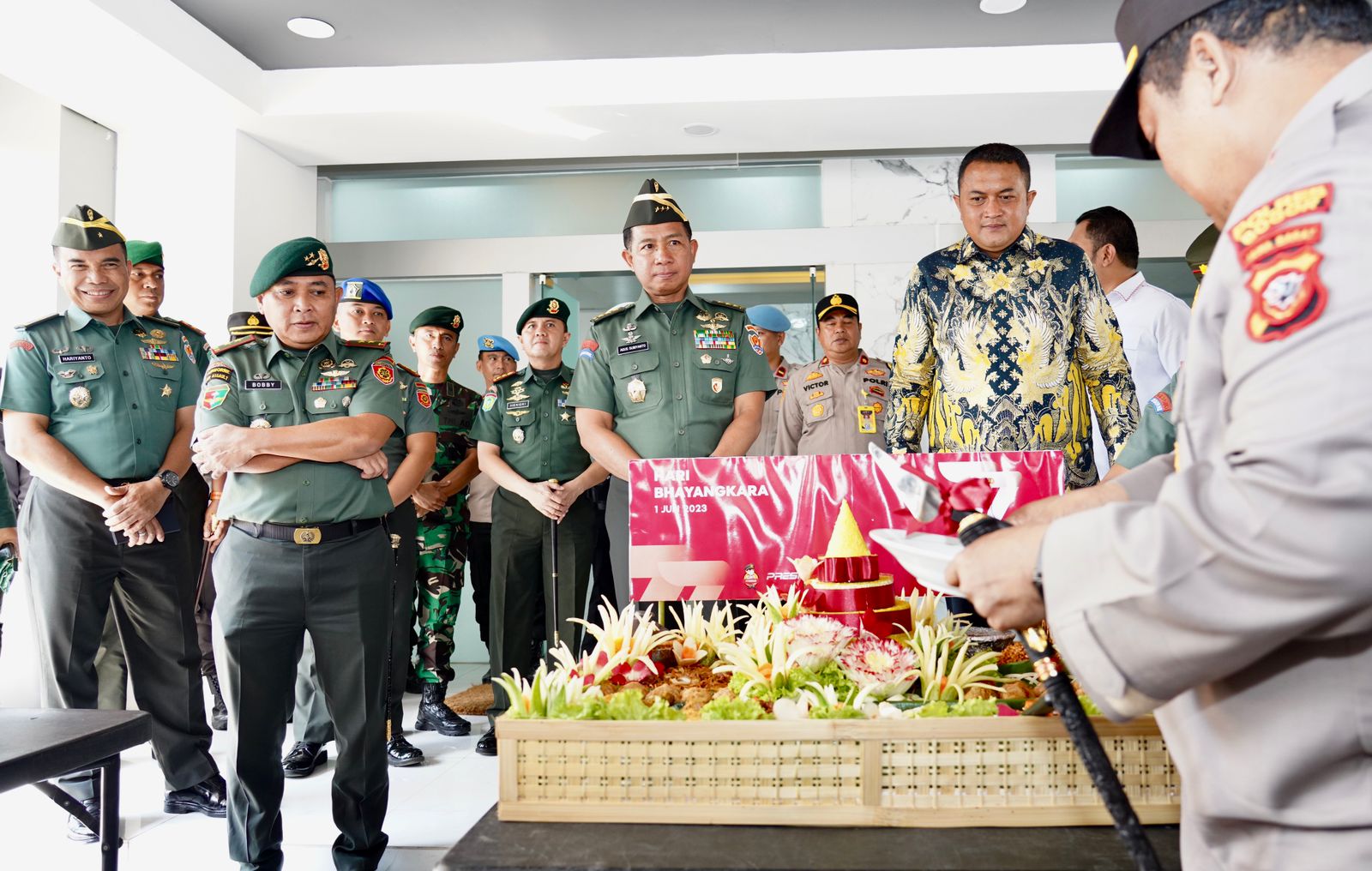 Kunjungan Wakasad ke kantor Polres Bogor (Sinpo.id/Puspen TNI AD)