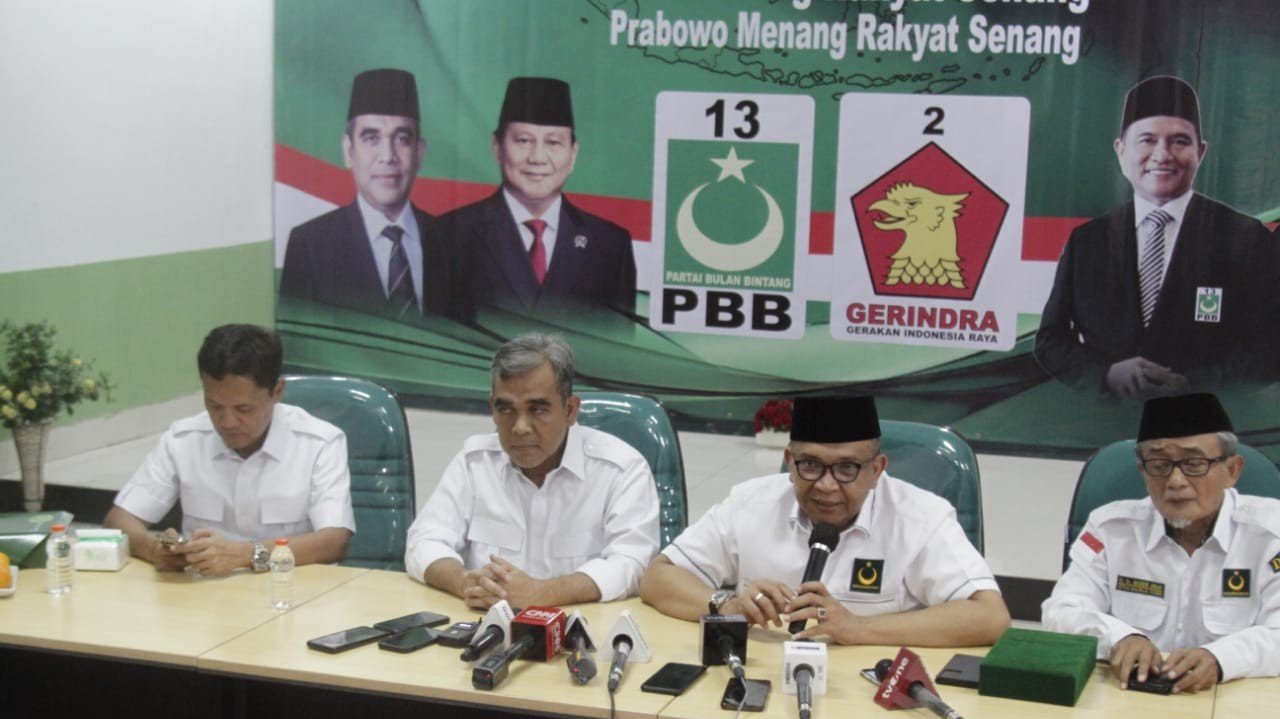 Sekjen PBB Afriansyah Noor saat memberikan keterangan pers di DPP PBB Pasar Minggu (SinPo.id/ Ashar)