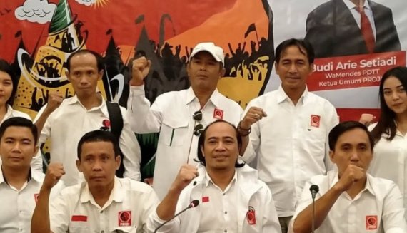 Projo NTB mendukung dan merekomendasikan pasangan Prabowo Subianto dan Mahfud MD sebagai bakal calon presiden dan calon wakil presiden pada Pemilu 2024. (SinPo.id/Antara)