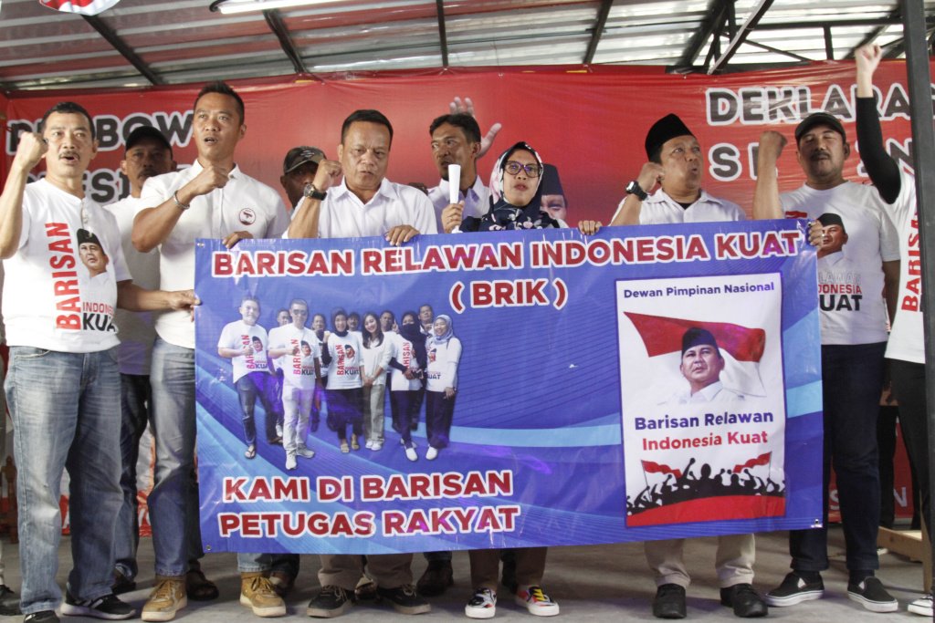 Barisan Relawan Indonesia Kuat (BRIK) Deklarasi dirumah besar Relawan 08 Prabowo untuk mendukung Prabowo Presiden (Ashar/SinPo.id)