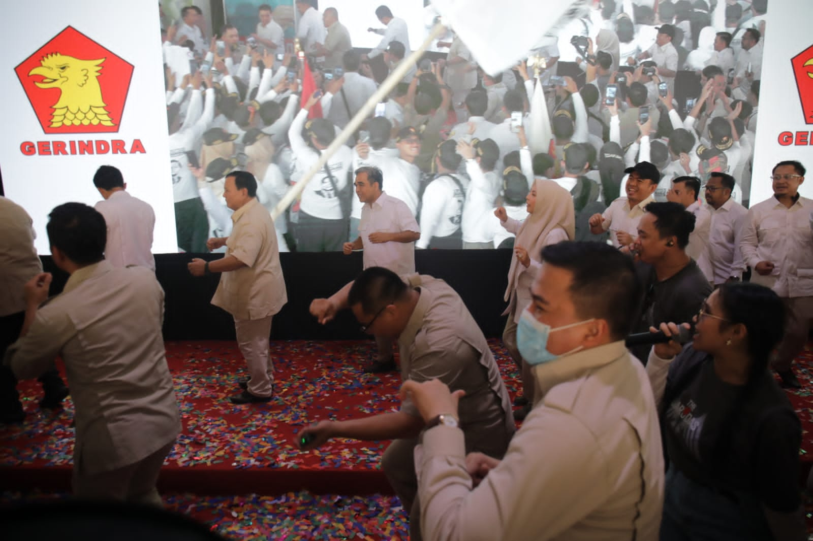 Serunya Prabowo Joget Poco-poco bersama kader Gerindra (Sinpo.id/Ashar)