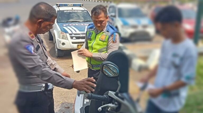 JK saat diamankan karena diduga menggunakan motor curian (SinPo.id/ NTMC Polri)