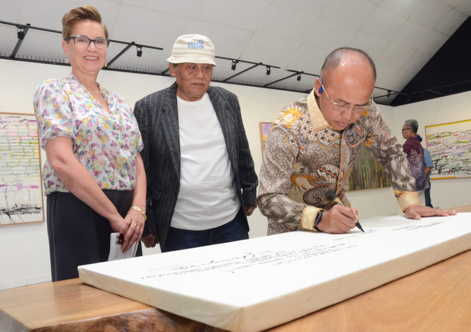 Pelukis Syahnagra Ismail gelar pameran 21 lukisan dengan tema Painting Out Loud (Ashar/SinPo.id)