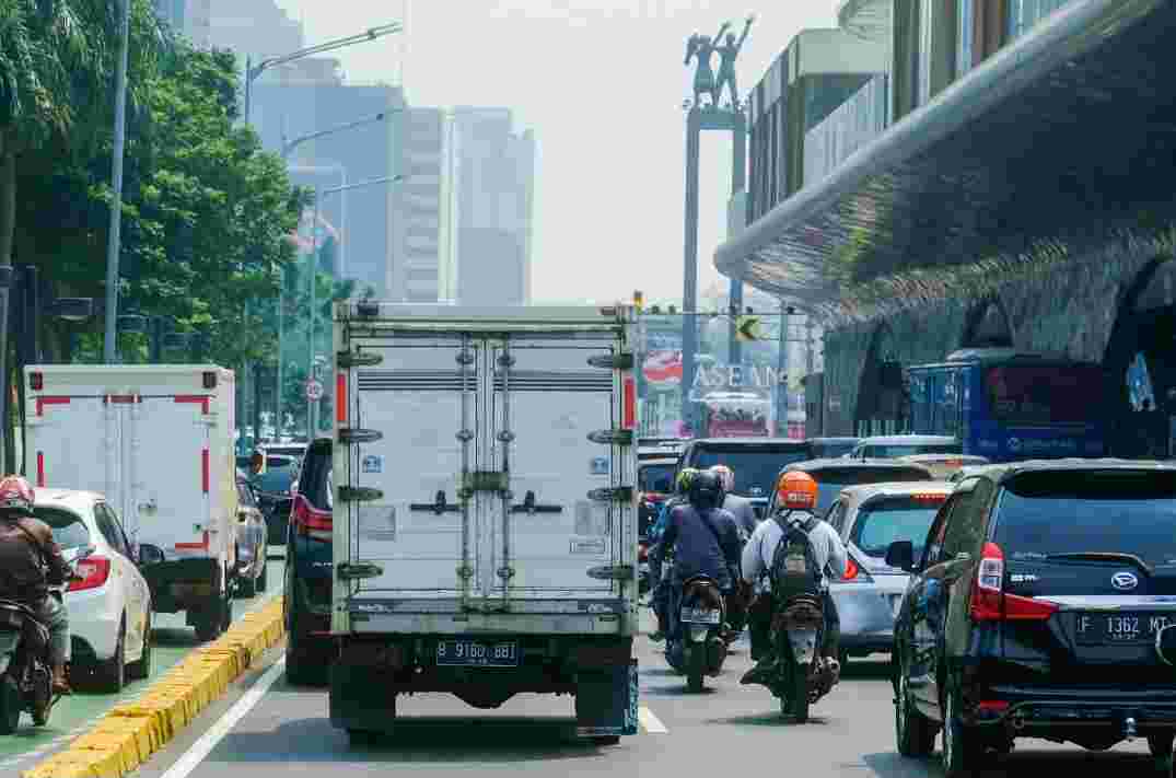 Kondisi lalu lintas Jakarta (Sinpo.id/BeritaJakarta)