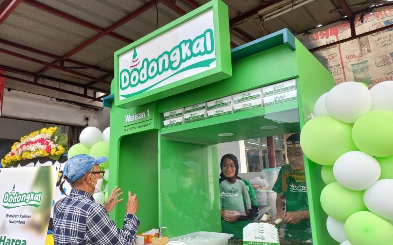 Grand opening Dodongkal di Jalan Raya Condet (SinPo.id/ Khaerul Anam)