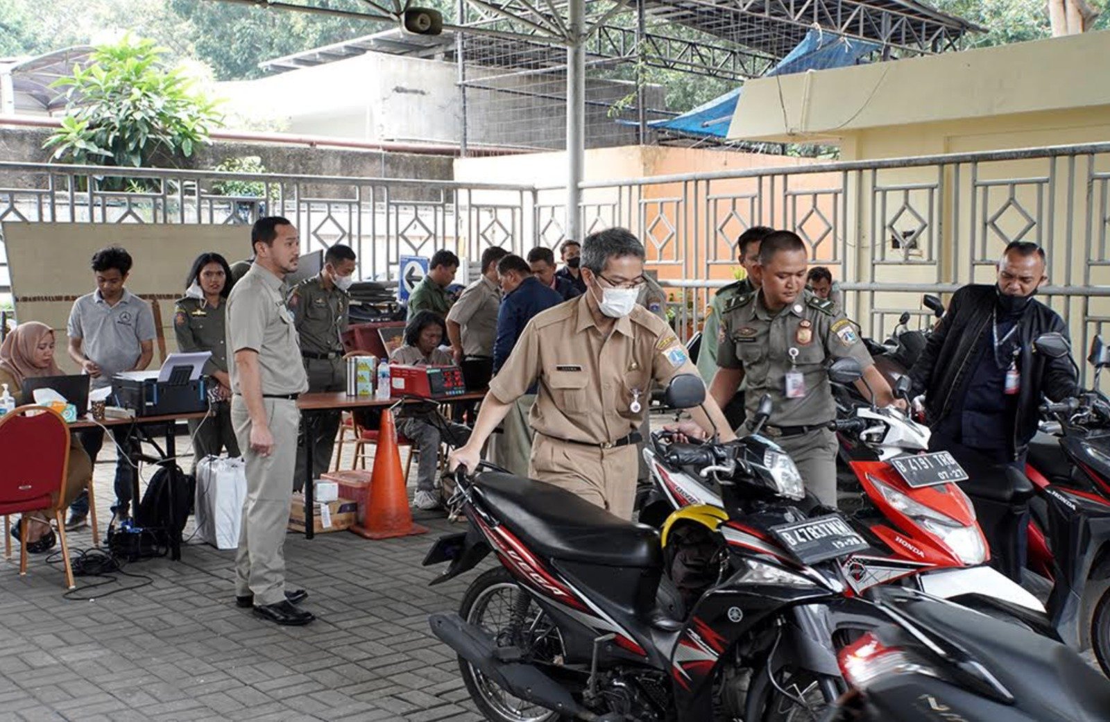 Uji emisi di Kantor DPRD DKI. (SinPo.id/Dok. DPRD DKI)