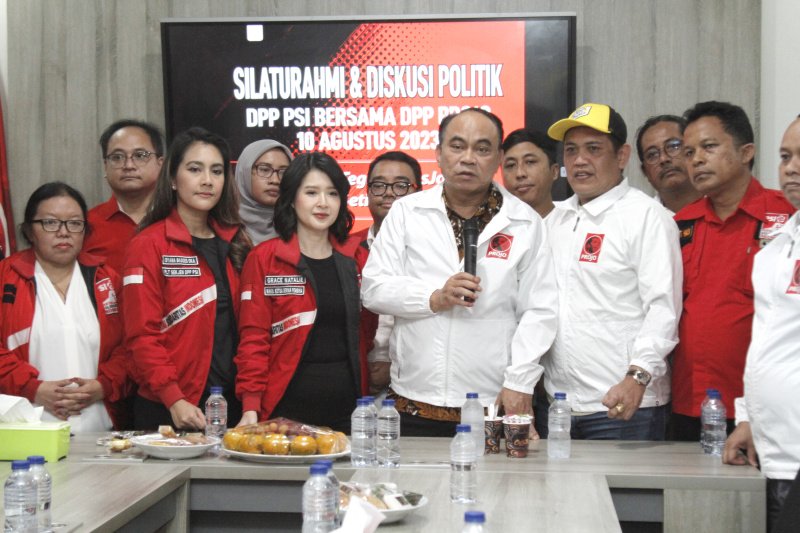 Ketua Umum Pro Jokowi (Projo) Budi Arie Setiadi dan jajarannya bersilahturahmi dengan Pengurus DPP PSI. (Ashar/SinPo.id)