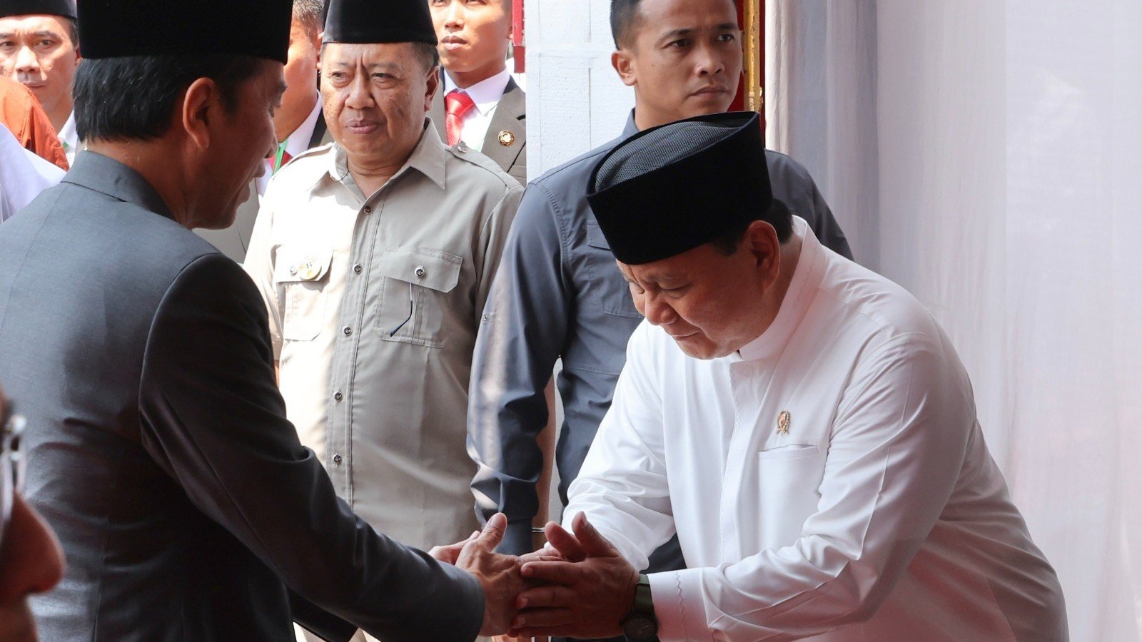 Menhan Prabowo Subianto bersama Preside Jokowi di Muktamar Sufi Internasional (SinPo.id/ Tim Media Prabowo)