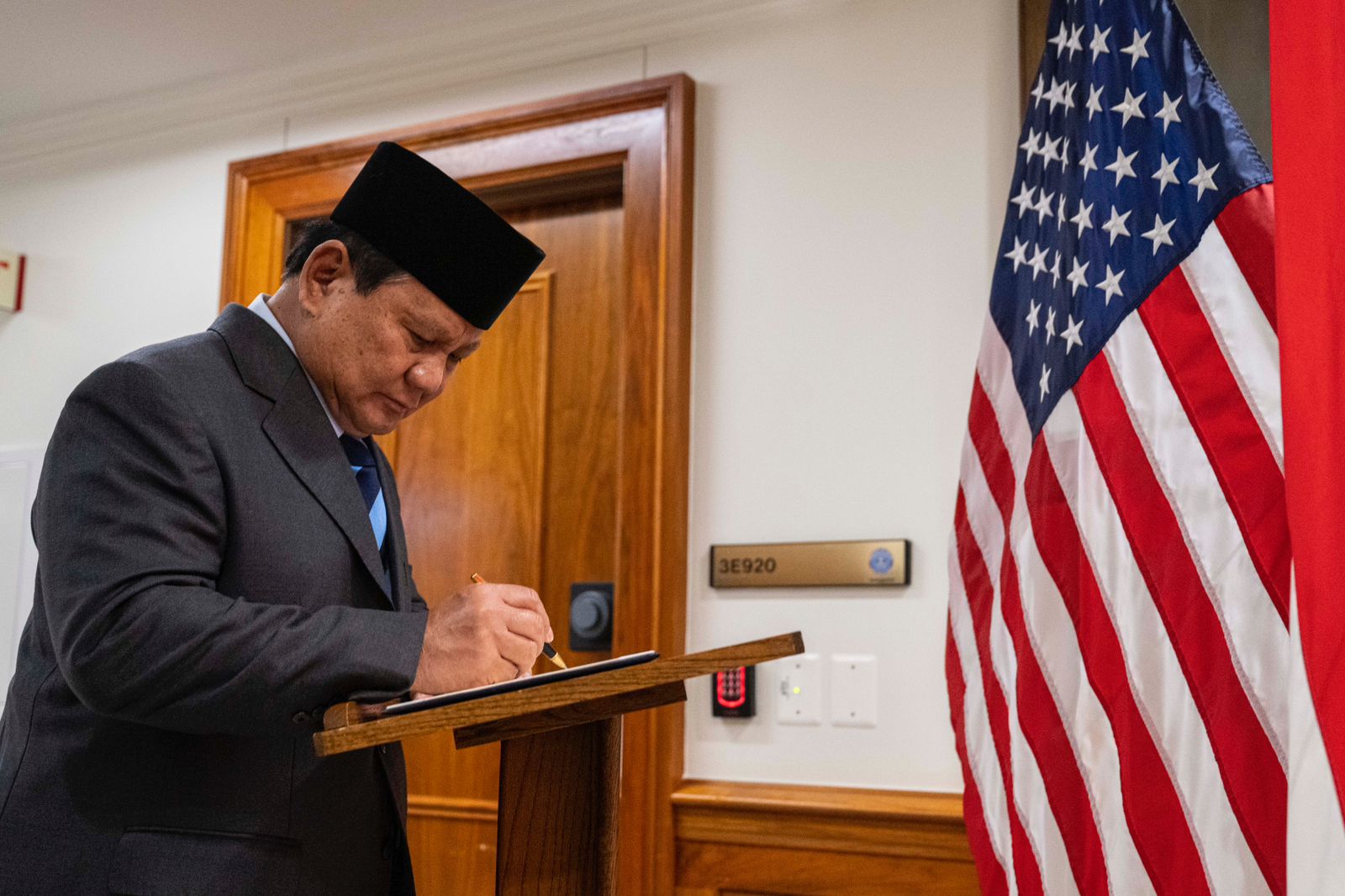 Menhan Prabowo Subianto melangsungkan kunjungan kerja ke Amerika Serikat (AS). (SinPo.id/Dok. Kemhan)