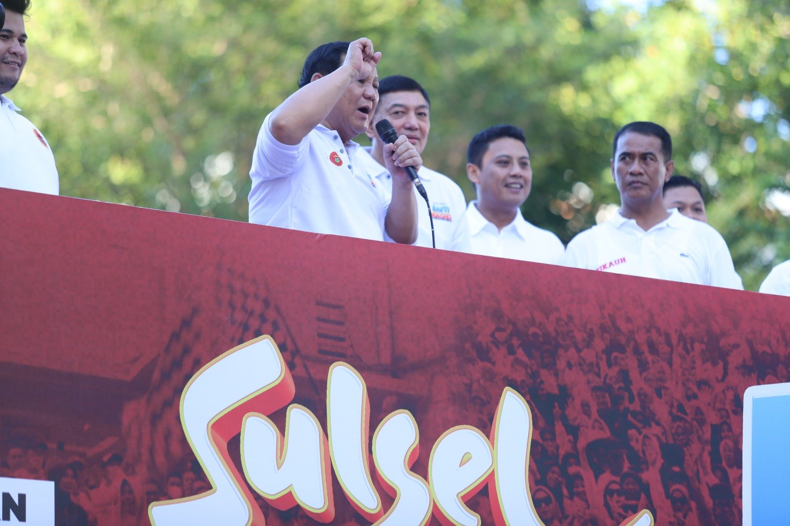 Prabowo memberikan hadiah umroh (Sinpo.id/Tim Media)