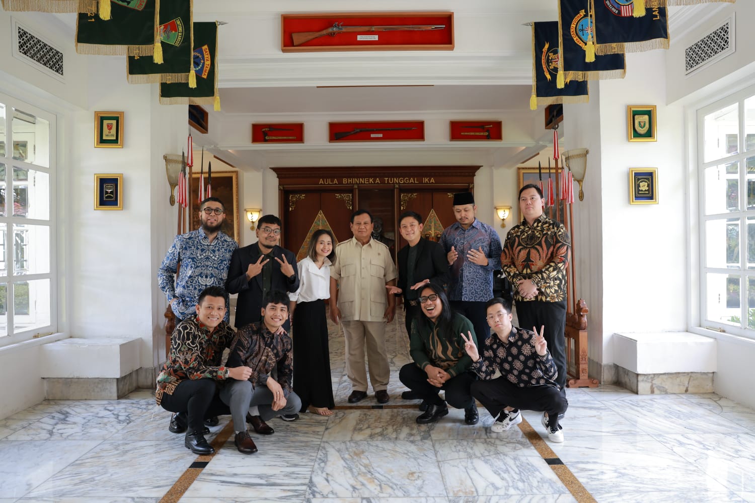 Para Influencer mendatangi kantor Menhan Prabowo Subianto untuk bertukar pikiran dan diskusi (Ashar/Foto:Tim Prabowo/Sinpo.id)