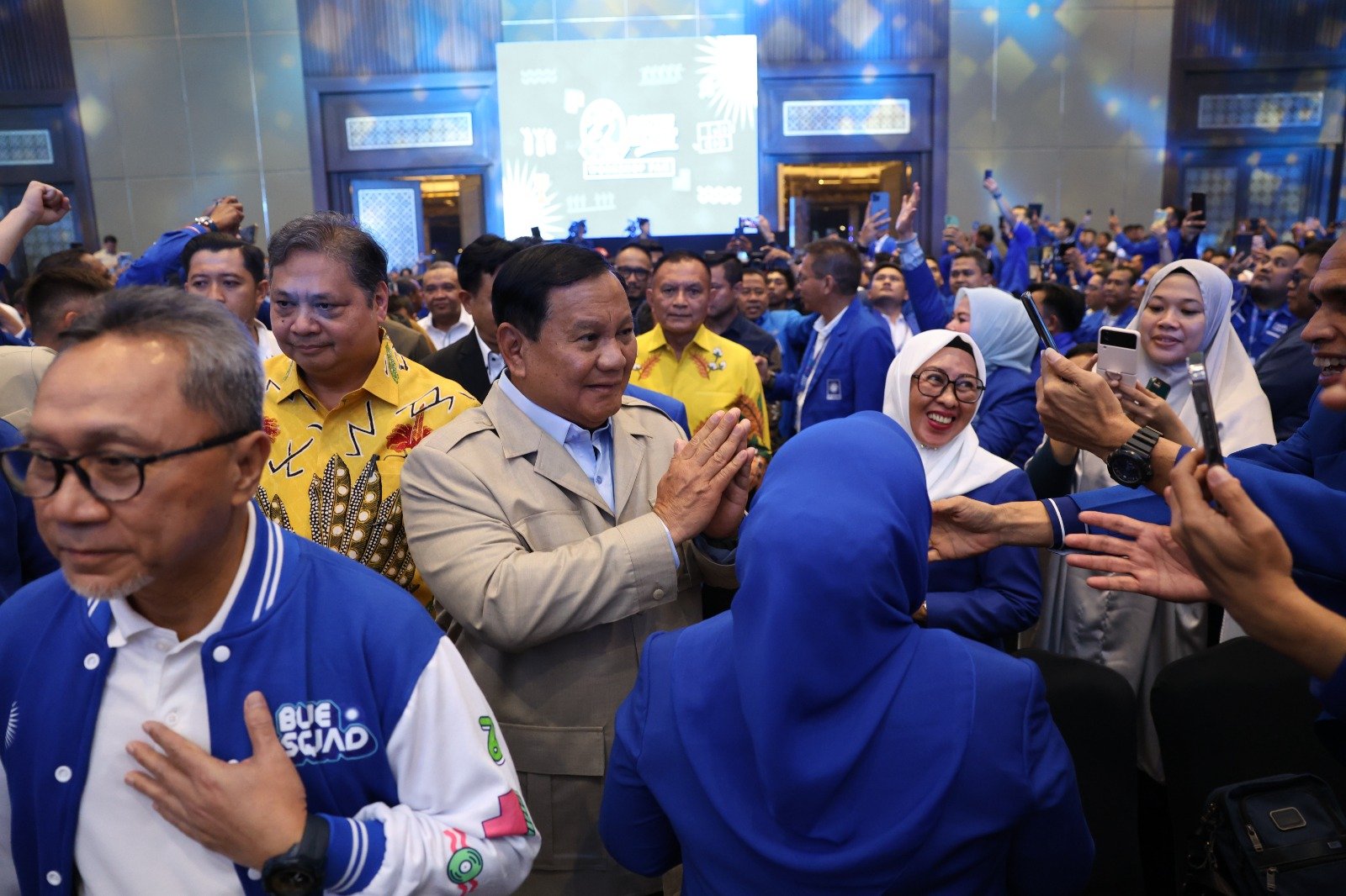 Prabowo menyapa para hadirin di acara HUT PAN (Sinpo.id/Tim Media)