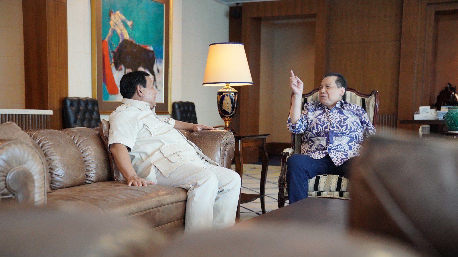 Menhan Prabowo Subianto saat berkunjung ke Transmedia (SinPo.id/ Tim Media Prabowo)