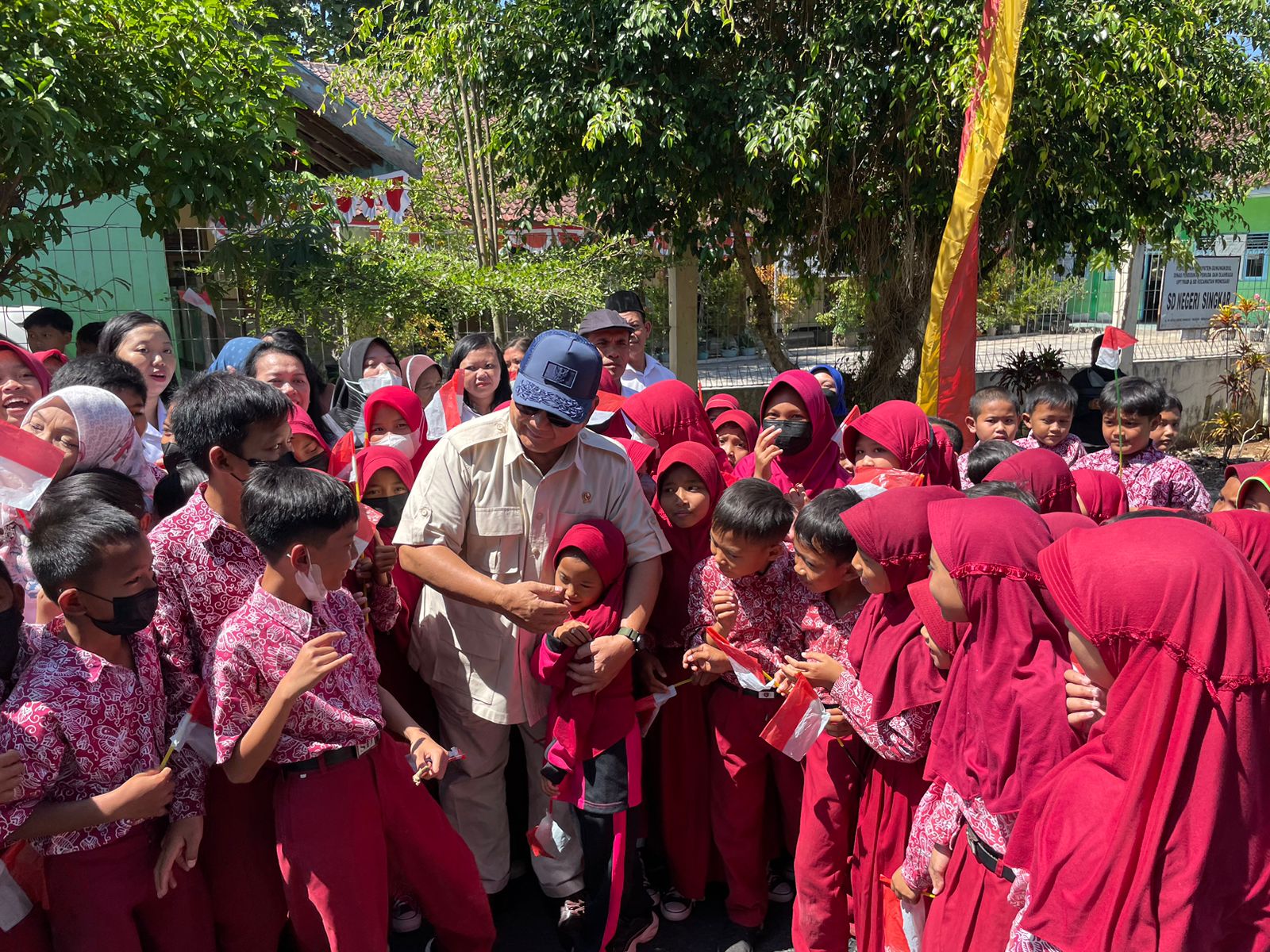 Canda siswa siswi SD Gunung Kidul saat bertemu Prabowo (Sinpo.id/Tim Media)