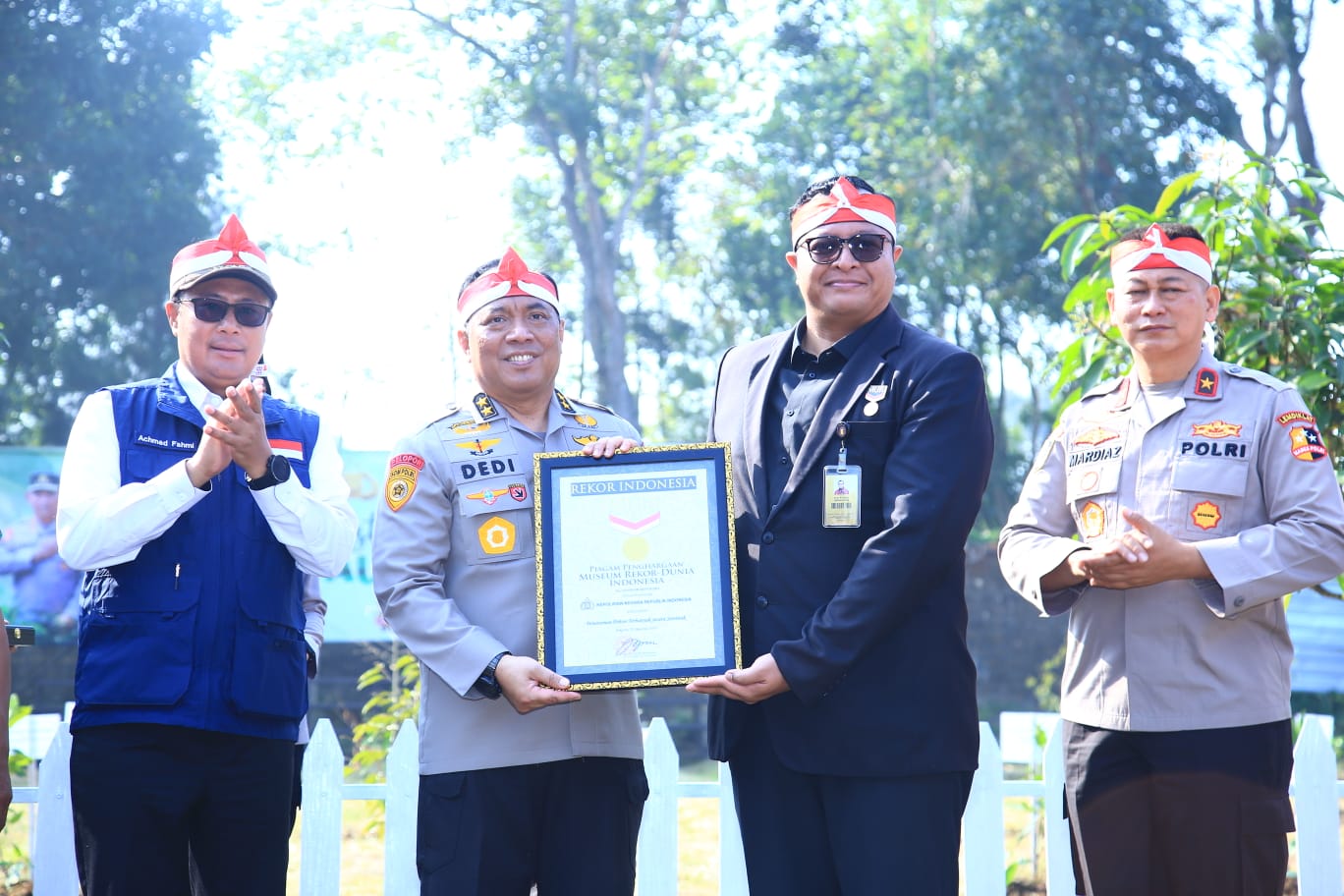 Polri mendapatkan dua penghargaan dari Museum Rekor Dunia Indonesia (MURI). (SinPo.id/Dok. Polri)