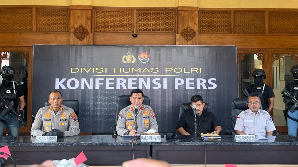 Konferensi pers penangkapan lima terduga teroris di Mapolres Surakarta (SinPo.id/ Humas Polri)